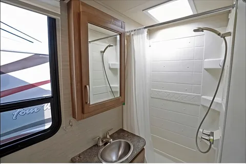 ENJOY with Jayco Redhawk Classe C