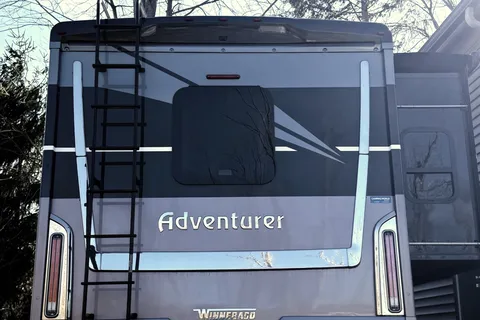 Winnie the Classy Adventurer