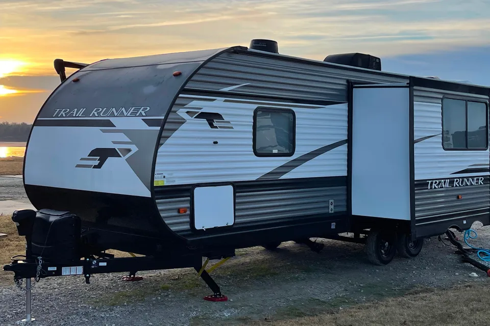Sinu's Heartland Trail Runner Travel Trailer