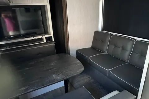 Sinu's Heartland Trail Runner Travel Trailer