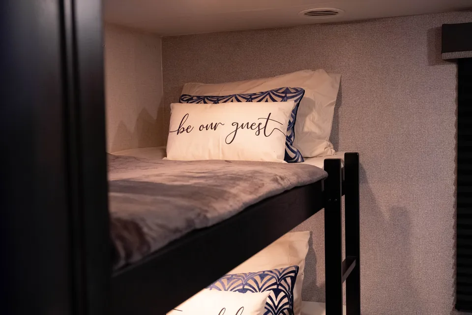 AMAZING + FUN 2BR *Jayco* (Delivery Available)