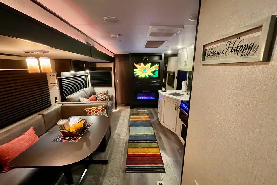 AMAZING + FUN 2BR *Jayco* (Delivery Available)