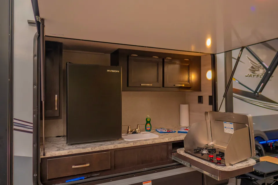 AMAZING + FUN 2BR *Jayco* (Delivery Available)