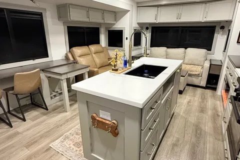 Brinkley Z 3100 Fifth Wheel “Brinkey Dink”