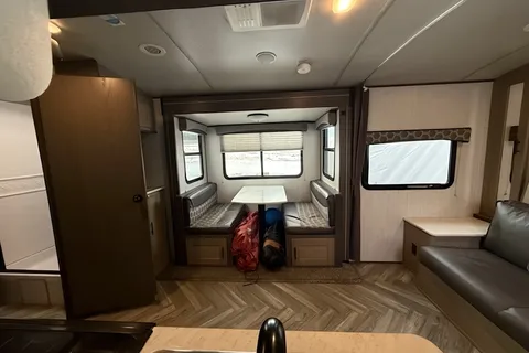 Happy Camper Shadow Cruiser 193MBS – Easy Tow, Fully Equipped