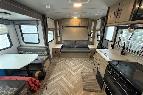 Happy Camper Shadow Cruiser 193MBS – Easy Tow, Fully Equipped