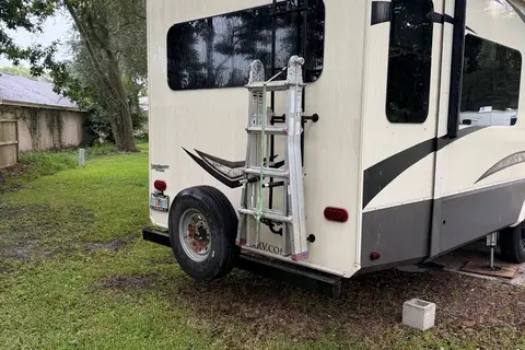 Douglas's Grand Design Solitude 385GK Fifth Wheel