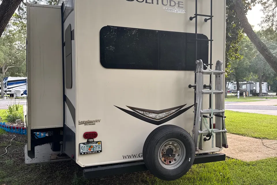 Douglas's Grand Design Solitude 385GK Fifth Wheel