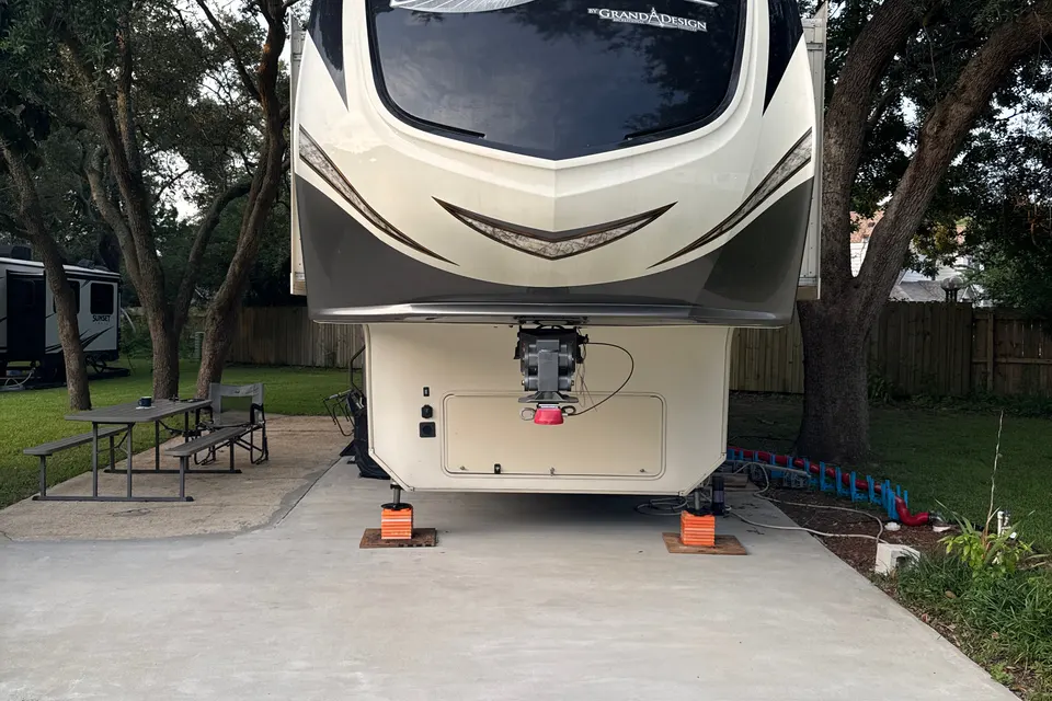 Douglas's Grand Design Solitude 385GK Fifth Wheel