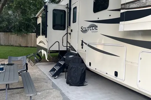 Douglas's Grand Design Solitude 385GK Fifth Wheel