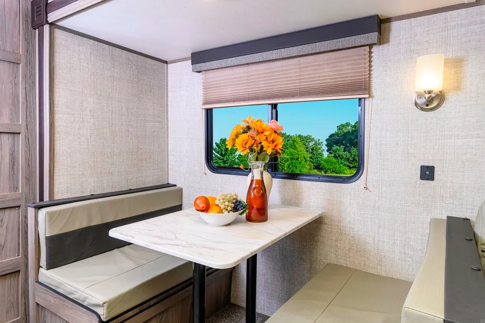 Shanna's Gulf Stream Kingsport 279bh Travel Trailer