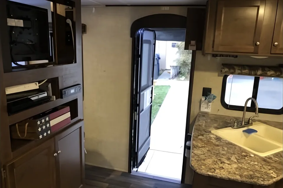 Chris' Keystone Hideout Travel Trailer