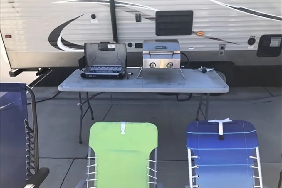 Chris' Keystone Hideout Travel Trailer