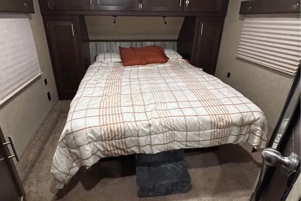 🐺 Mark’s Wolf Pack Adventure Basecamp | Sleeps 10 |