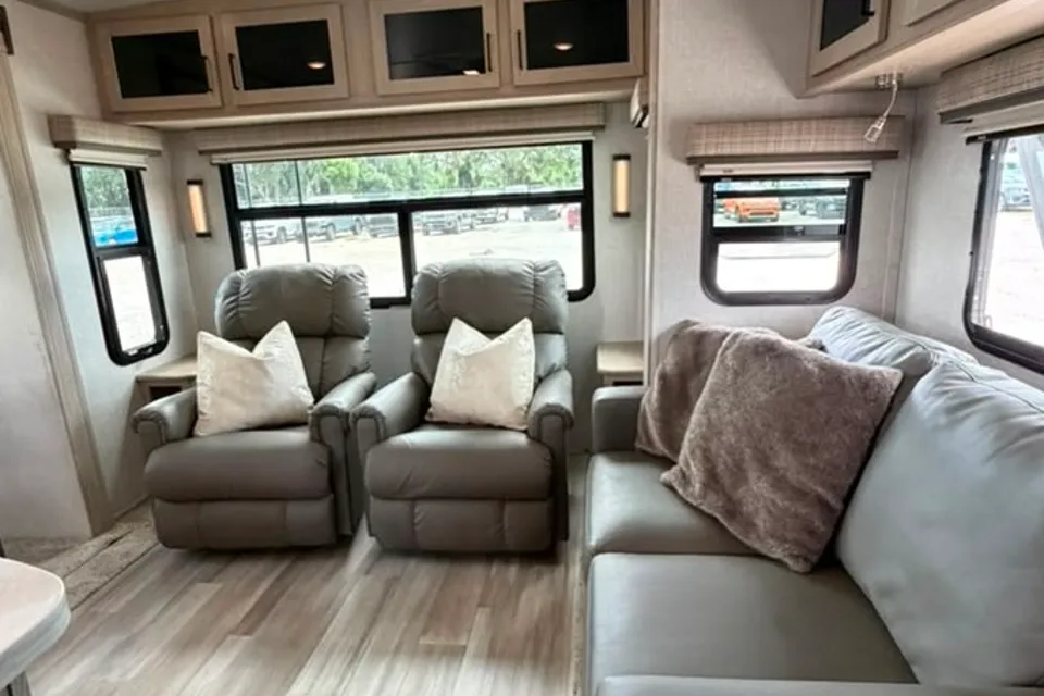 CL11 Flagstaff 832IKSB Travel Trailer