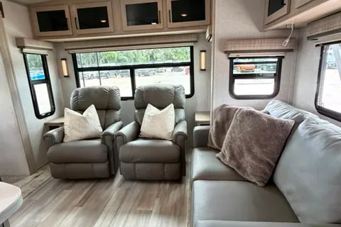 CL11 Flagstaff 832IKSB Travel Trailer