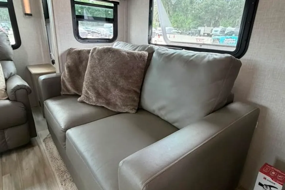 CL11 Flagstaff 832IKSB Travel Trailer