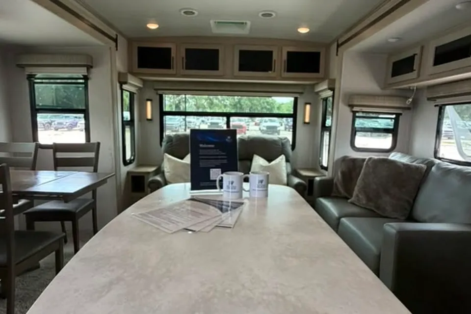 CL11 Flagstaff 832IKSB Travel Trailer