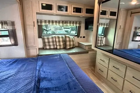 CL11 Flagstaff 832IKSB Travel Trailer