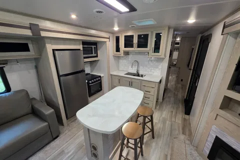 CL11 Flagstaff 832IKSB Travel Trailer