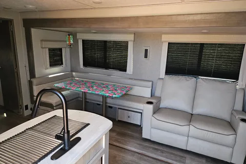 Mini Home on Wheels - 24' Coachmen Catalina Legacy