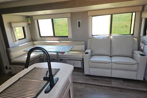 Mini Home on Wheels - 24' Coachmen Catalina Legacy