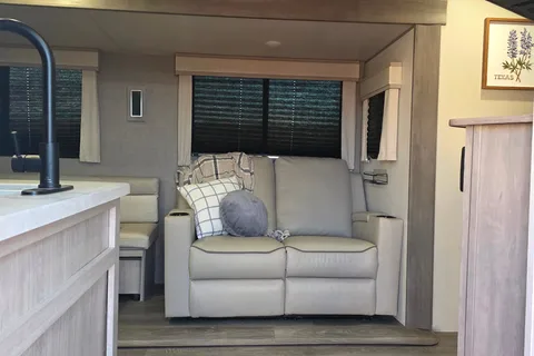 Mini Home on Wheels - 24' Coachmen Catalina Legacy