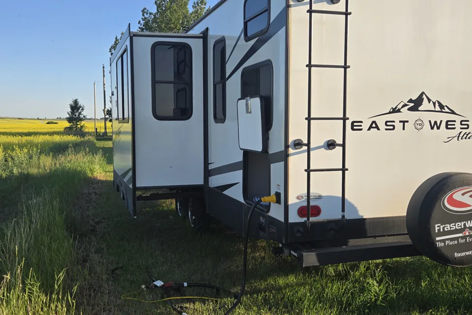 Chris's East to West 2900 Alta KBH Travel Trailer