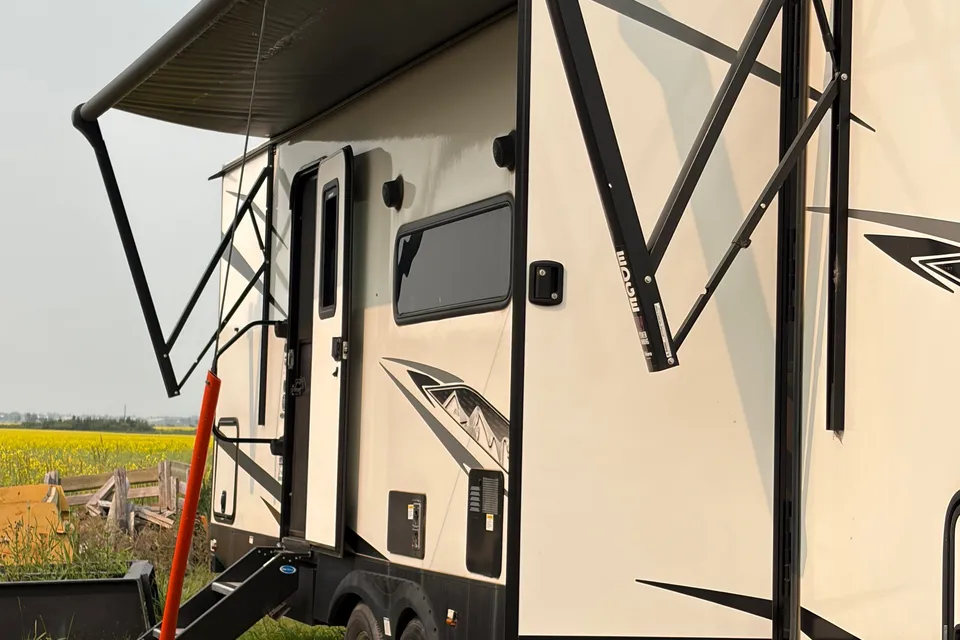 Chris's East to West 2900 Alta KBH Travel Trailer