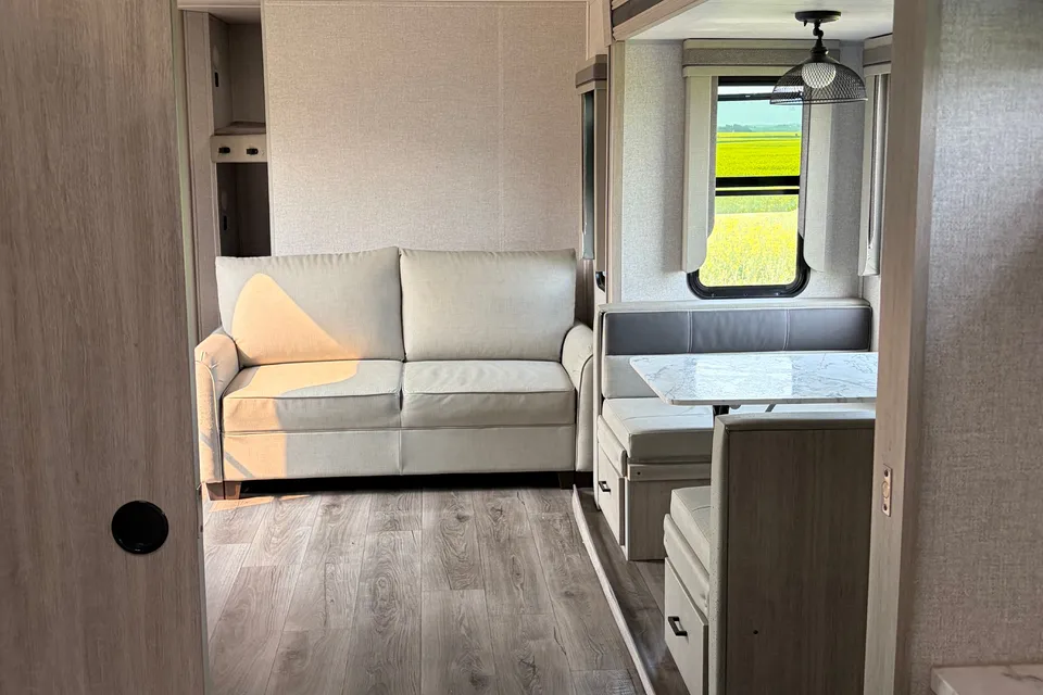 Chris's East to West 2900 Alta KBH Travel Trailer