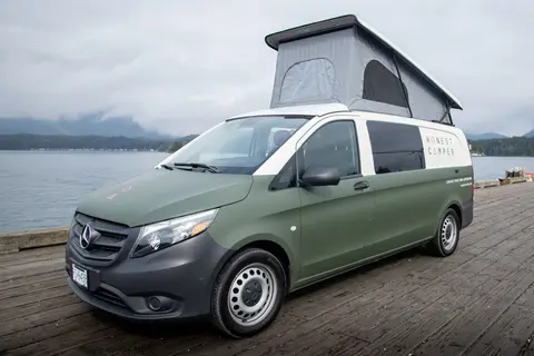 Elaine Benes - Mercedes-Benz Metris