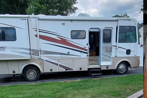 Krystal 's Tiffin Motorhomes Allegra 28DA "Coach" Class A