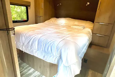 Vartan's Grand Design Imagine 22RBE Travel Trailer