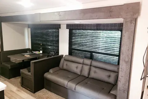Amy's Sportsman  271BHKSE Travel Trailer