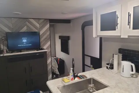 Amy's Sportsman  271BHKSE Travel Trailer