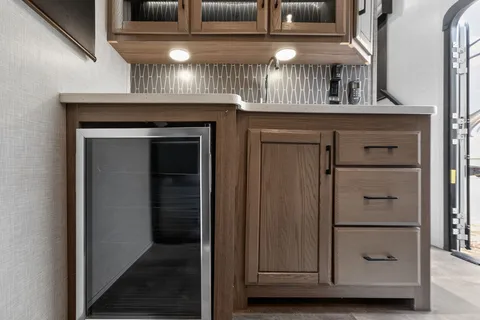 Deanna's Crossroads Cameo Series Fifth Wheel