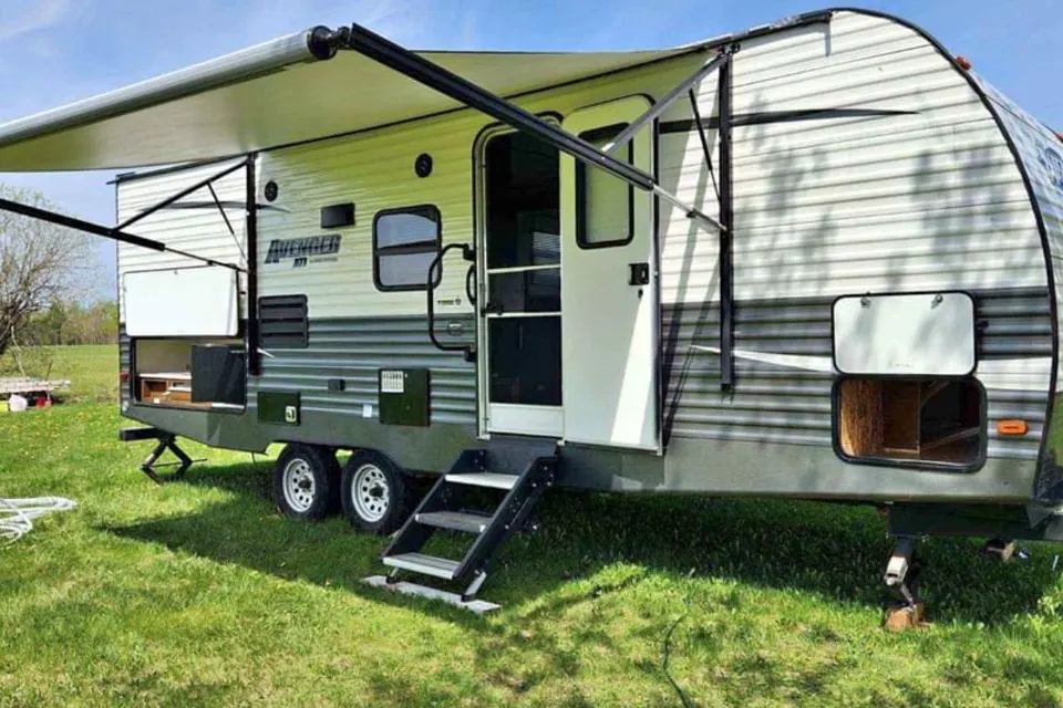 Ryan's Prime Time Avenger ATI Travel Trailer