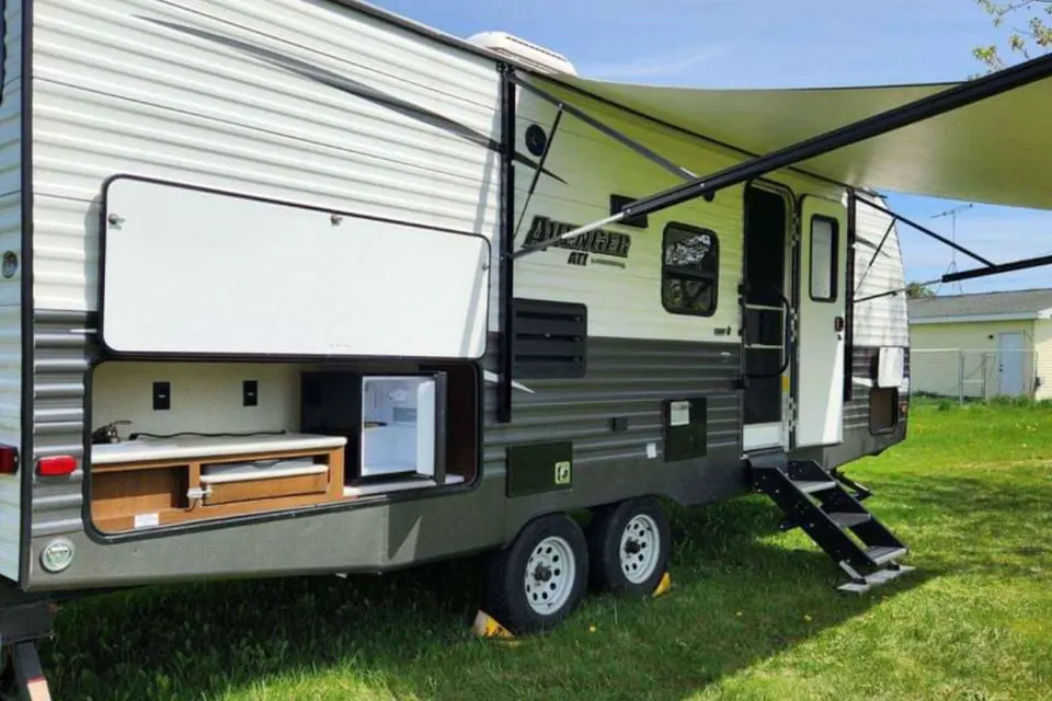 Ryan's Prime Time Avenger ATI Travel Trailer