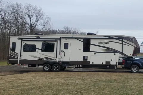 Jack's Heartland Fifth Wheel