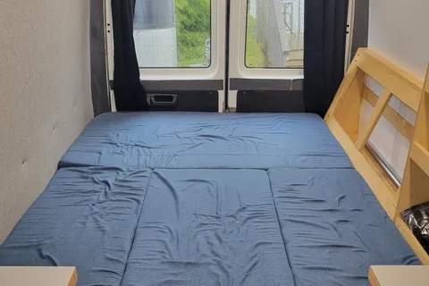Ruffus – Cozy Adventure Van for Two, Off-Grid Ready! 🚐✨