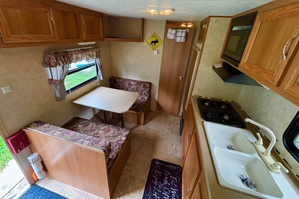 19' Jag Couples Retreat South Division RV