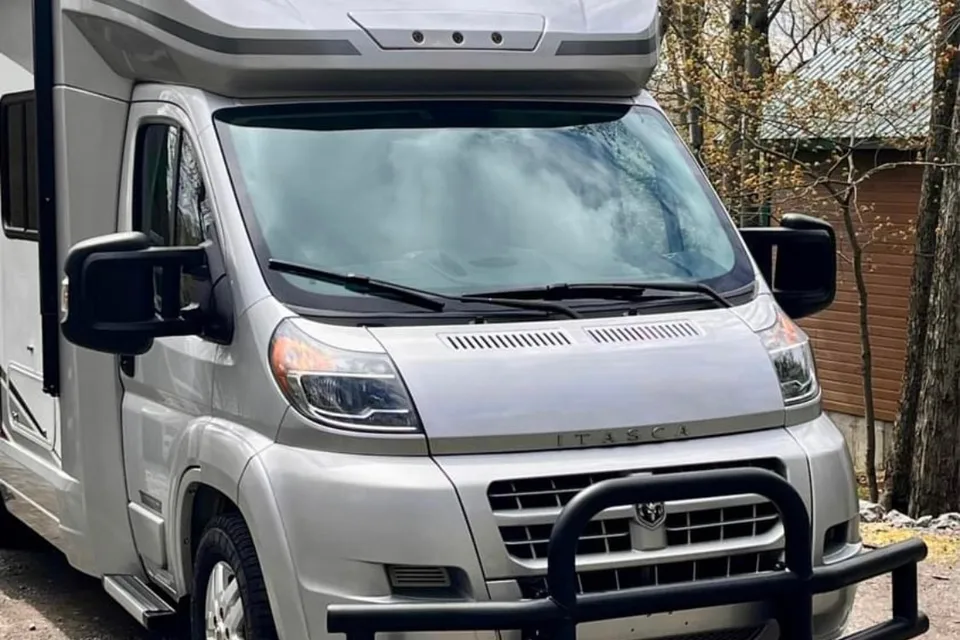 Winnebago Itasca Viva