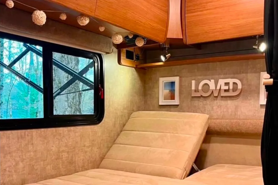 Winnebago Itasca Viva