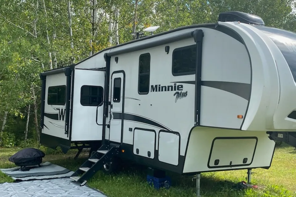 Fredy's Winnebago 27RLTS Fifth Wheel