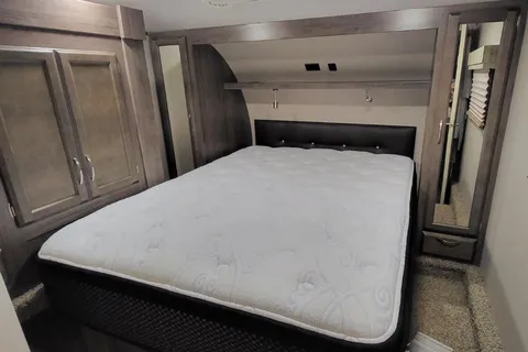 Fredy's Winnebago 27RLTS Fifth Wheel