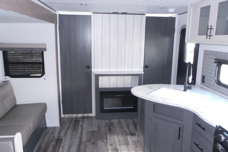 SDRV Rentals Colorado 26BHC Travel Trailer