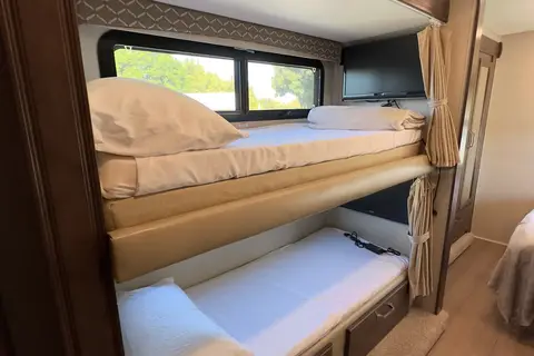 2018 Jayco Greyhawk w/Bunks Travel in Luxury in our camper