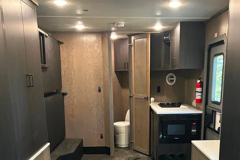 Adam's Team Lodge Extreme 2 Toy Hauler