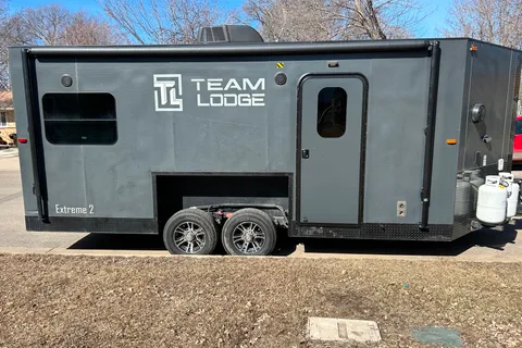 Adam's Team Lodge Extreme 2 Toy Hauler