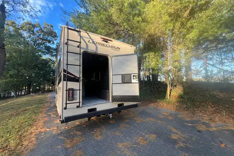 Low Miles! 24' Leprechaun Class C